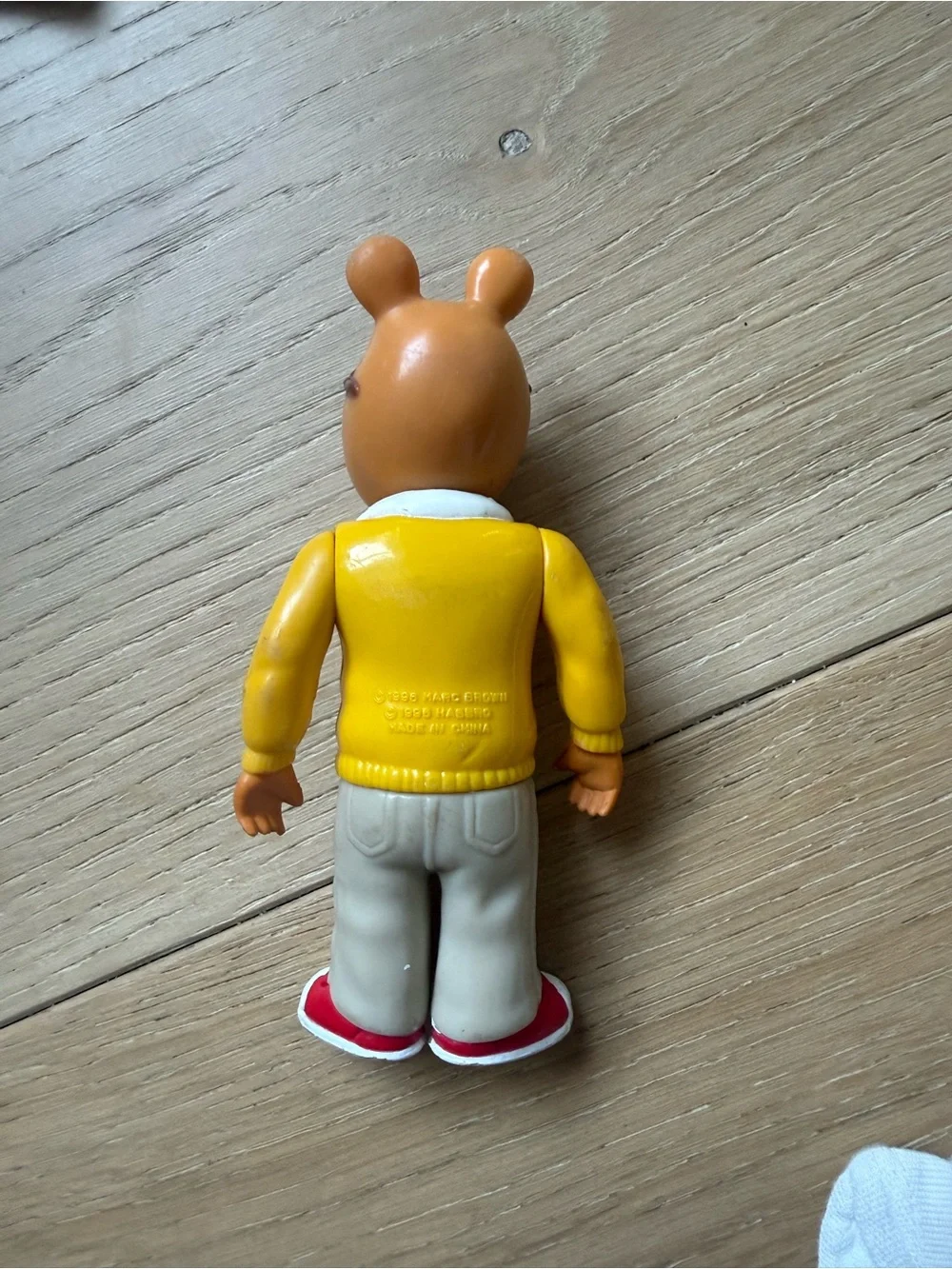Arthur Action Figures - Yellow & Blue Outfit Characters